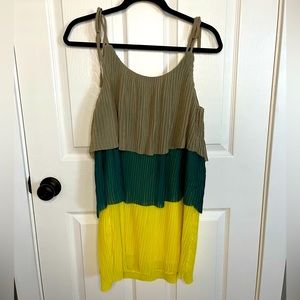 Patterson J Kincaid polyester pleated dress - size M - UGC